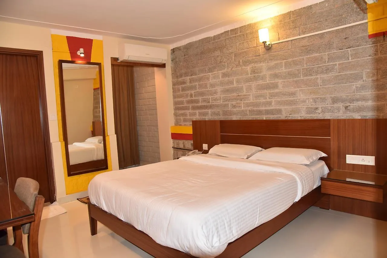 מייזור White Orchid Resorts